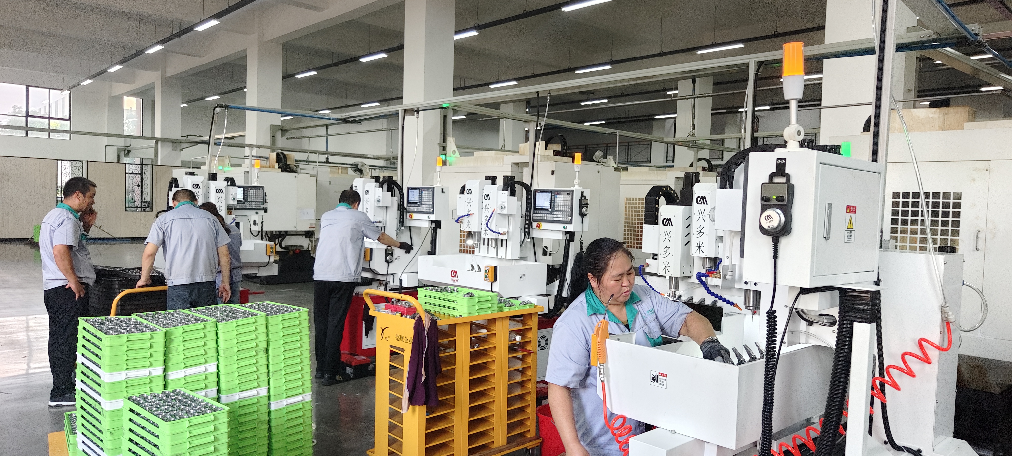 小孔自动钻孔机